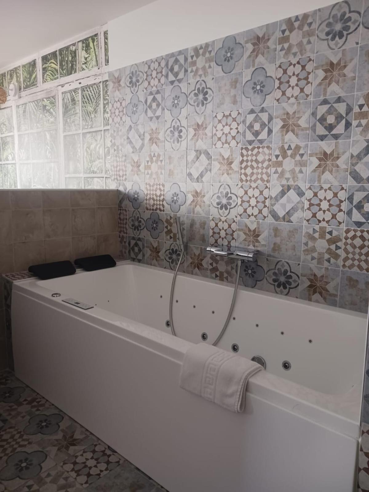 Hotel Cotinga à Villars-les-Dombes Extérieur photo