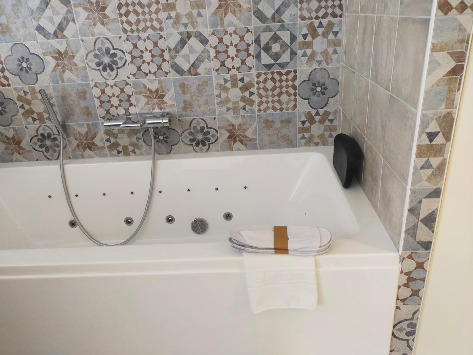 Hotel Cotinga à Villars-les-Dombes Extérieur photo